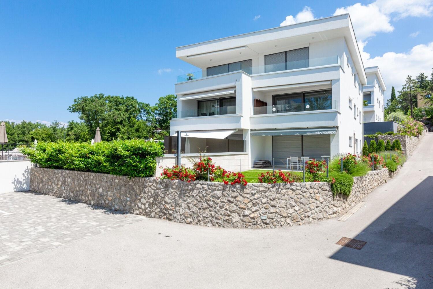 Apartments Marina Malinska Exteriör bild